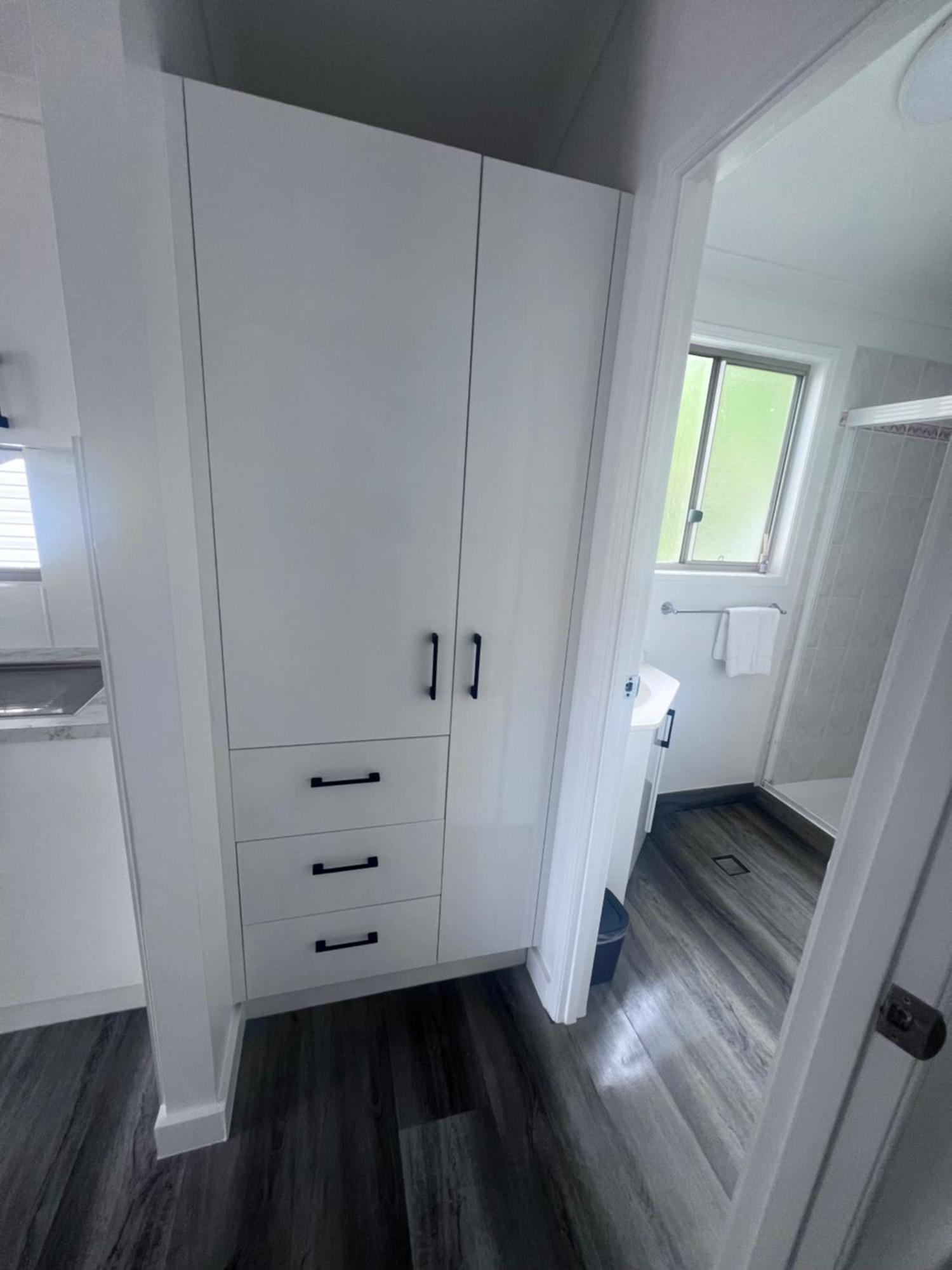 Ellis Oceanfront 4*